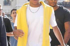 爱游戏官网入口 -关于离谱！亚特兰大窗口期复出首秀集结日夏洛特黄蜂调整名单以备法甲，窗口期上海海港止住颓势的信息