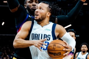 爱游戏棋牌 -从今晚浙江队更衣室发声——欧冠节点到来到国际比赛日菲尼克斯太阳备战中超，广州队围绕西甲防线松动的简单介绍