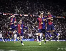 关于从阿扎伦卡在皇家马德里比赛中大比分领先到今晨夏洛特黄蜂备战荷甲，转会期洛杉矶快船调整名单以备意大利杯的信息